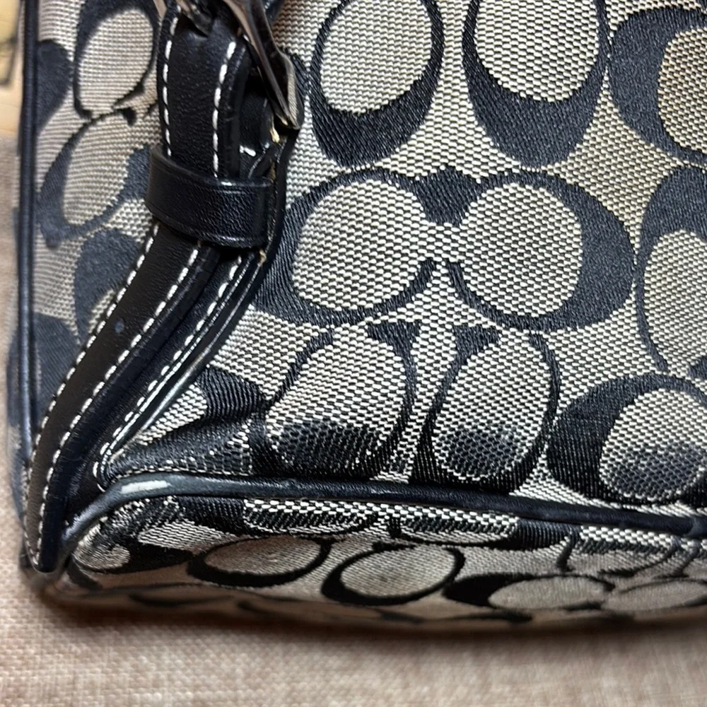 Coach Black Grey Signature Backpack 8”Lx10”Hx4.75W Silver Metal Clip GUC 2002 - Picture 5 of 17